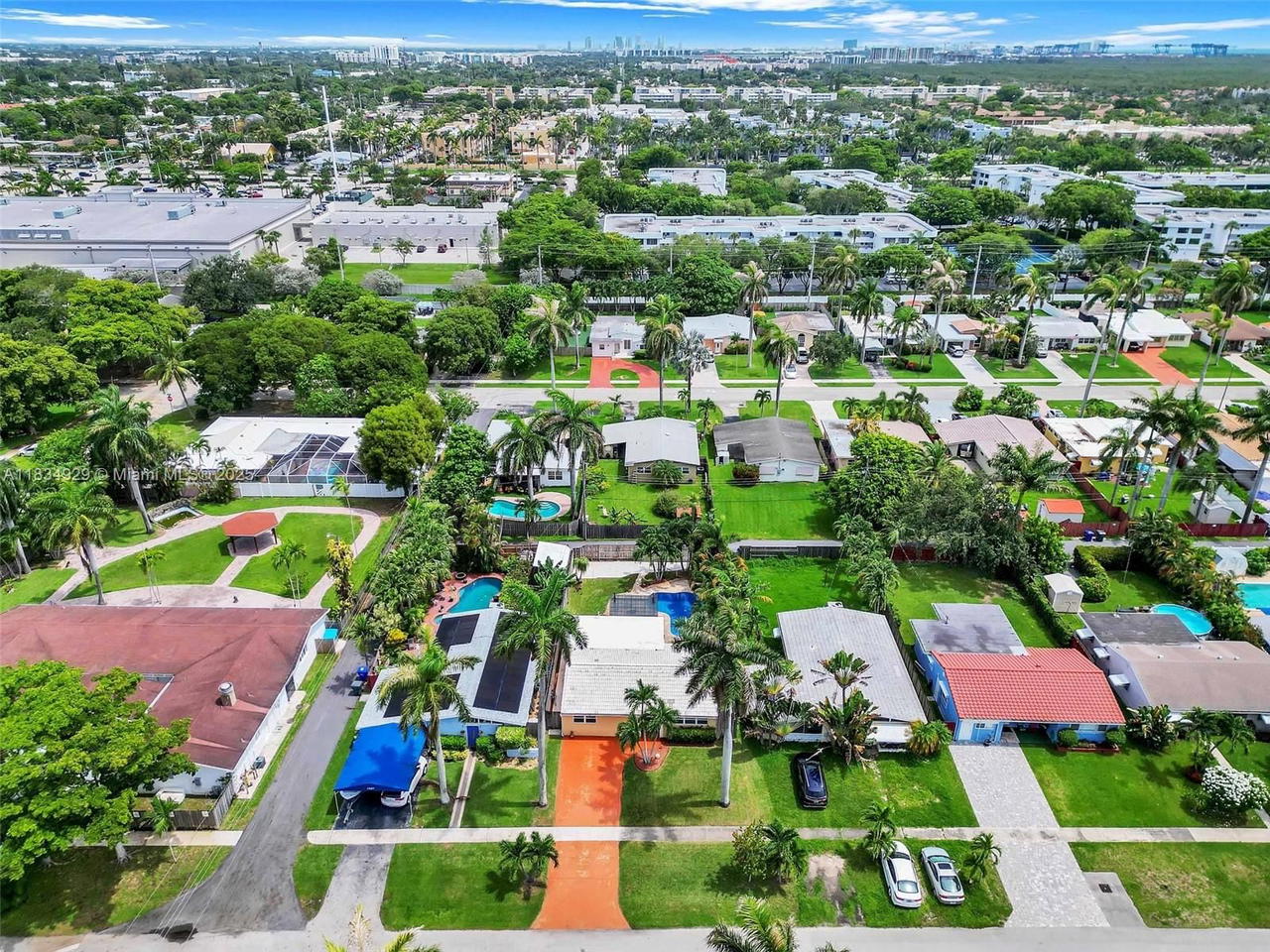 Real estate property located at 1533 Shenandoah St, Broward, Hollywood Homesites Secon, Hollywood, FL