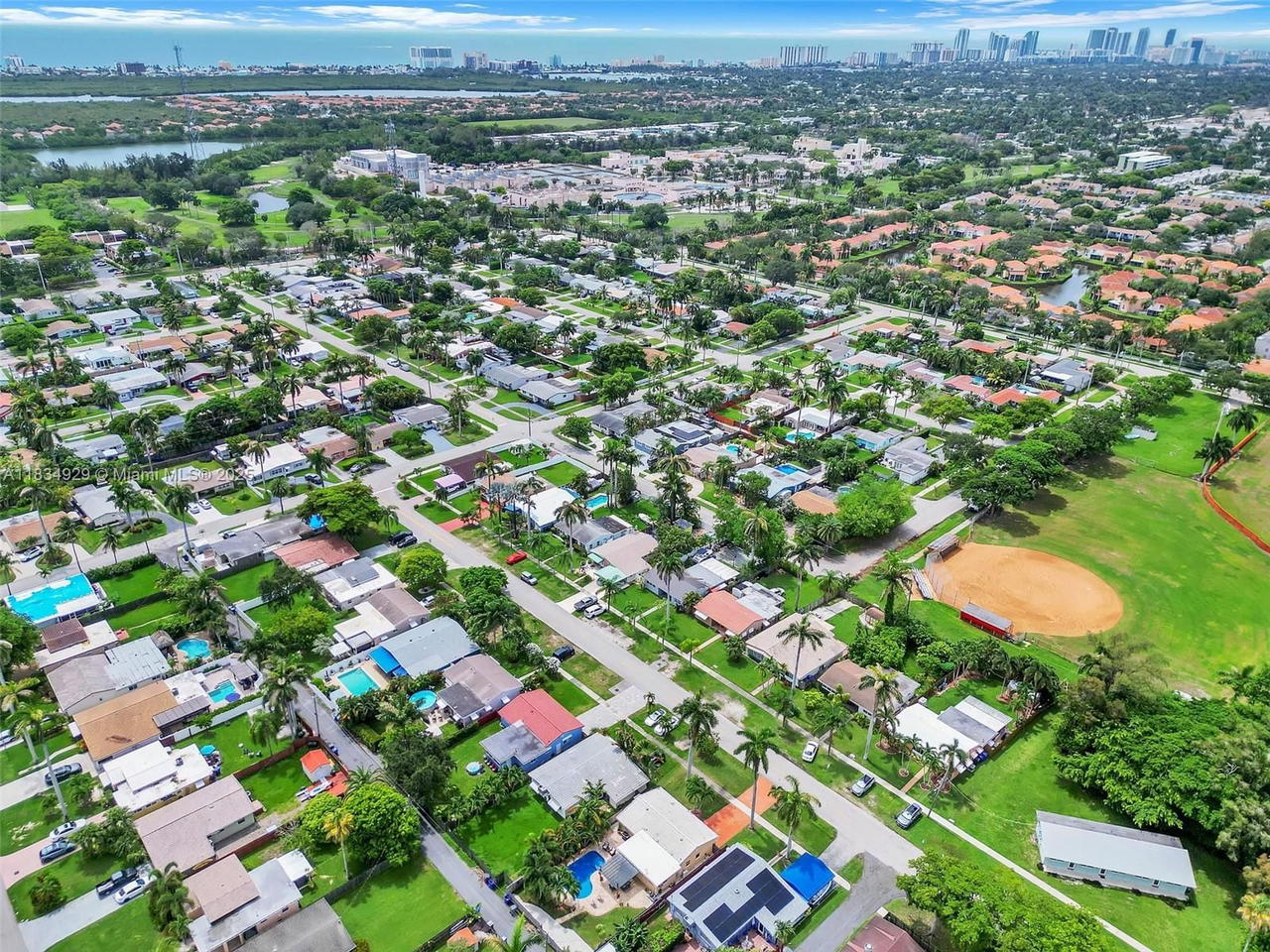 Real estate property located at 1533 Shenandoah St, Broward, Hollywood Homesites Secon, Hollywood, FL