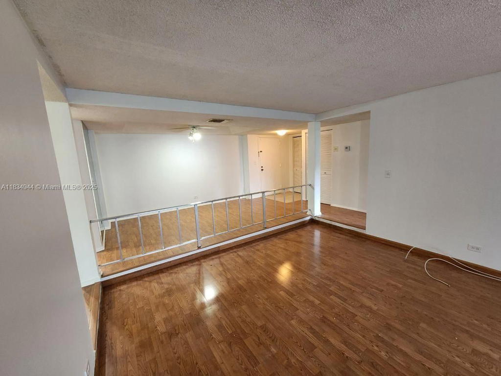 Real estate property located at 3690 Inverrary Dr #1T, Broward, International Village At, Lauderhill, FL