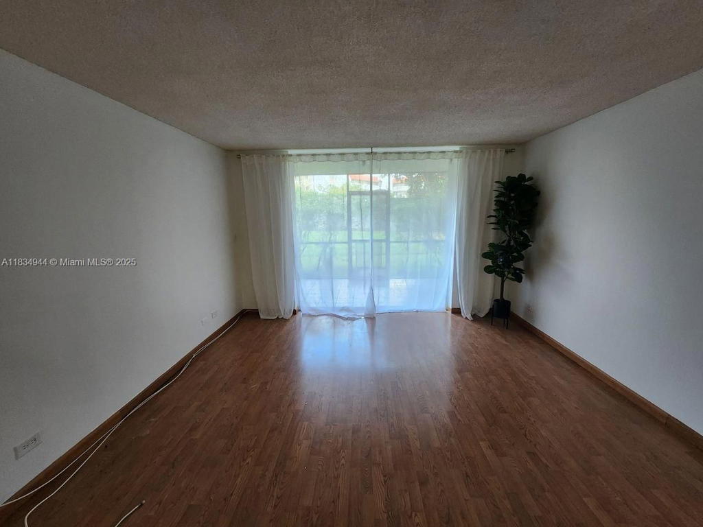Real estate property located at 3690 Inverrary Dr #1T, Broward, International Village At, Lauderhill, FL