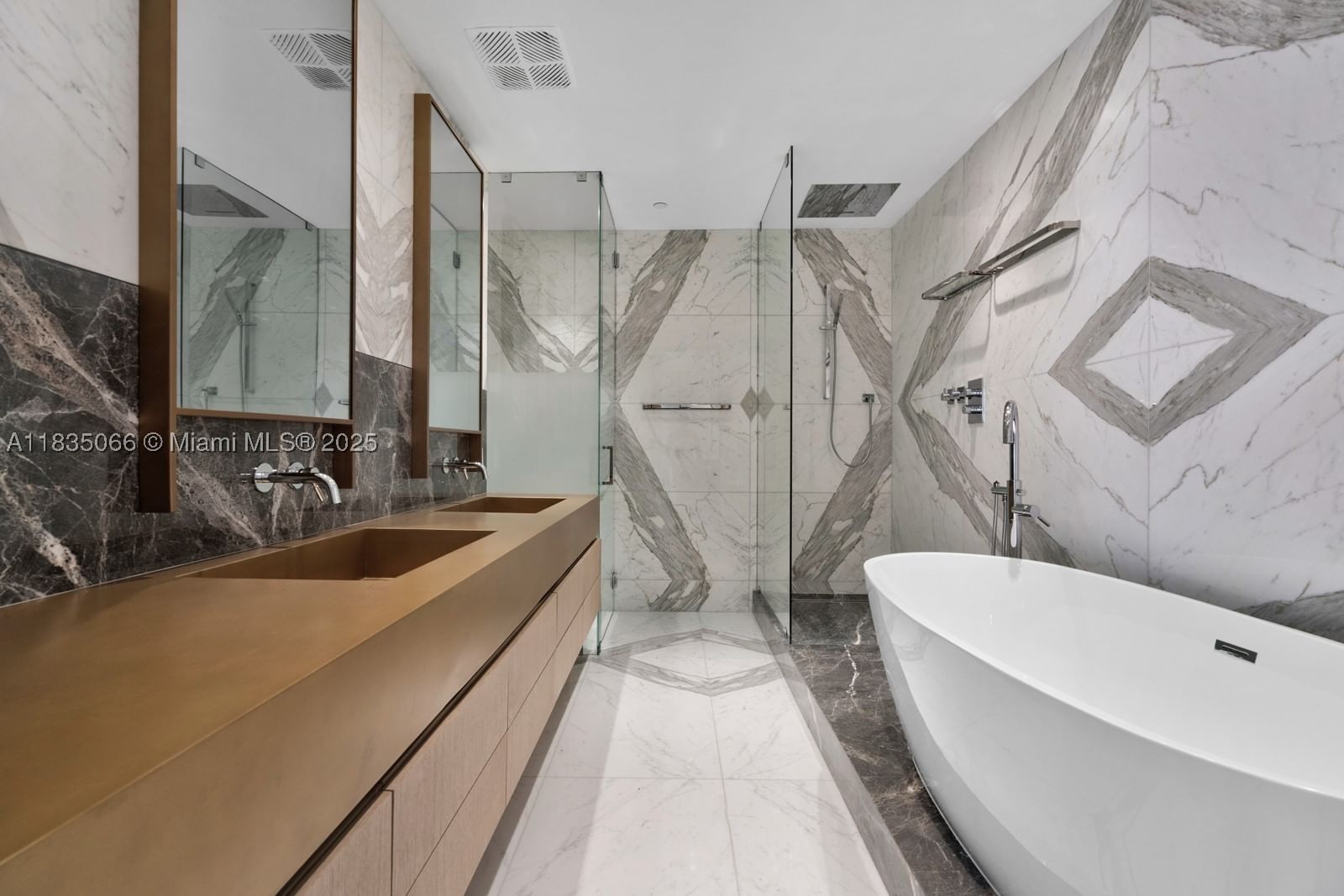 Real estate property located at 18555 Collins Ave #2701, Miami-dade, 18555 Collins Avenue Cond, Sunny Isles Beach, FL
