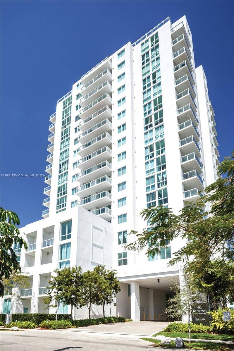 Real estate property located at 1871 S River Dr #1904, Miami-dade, Terrazas Riverpark Villag, Miami, FL