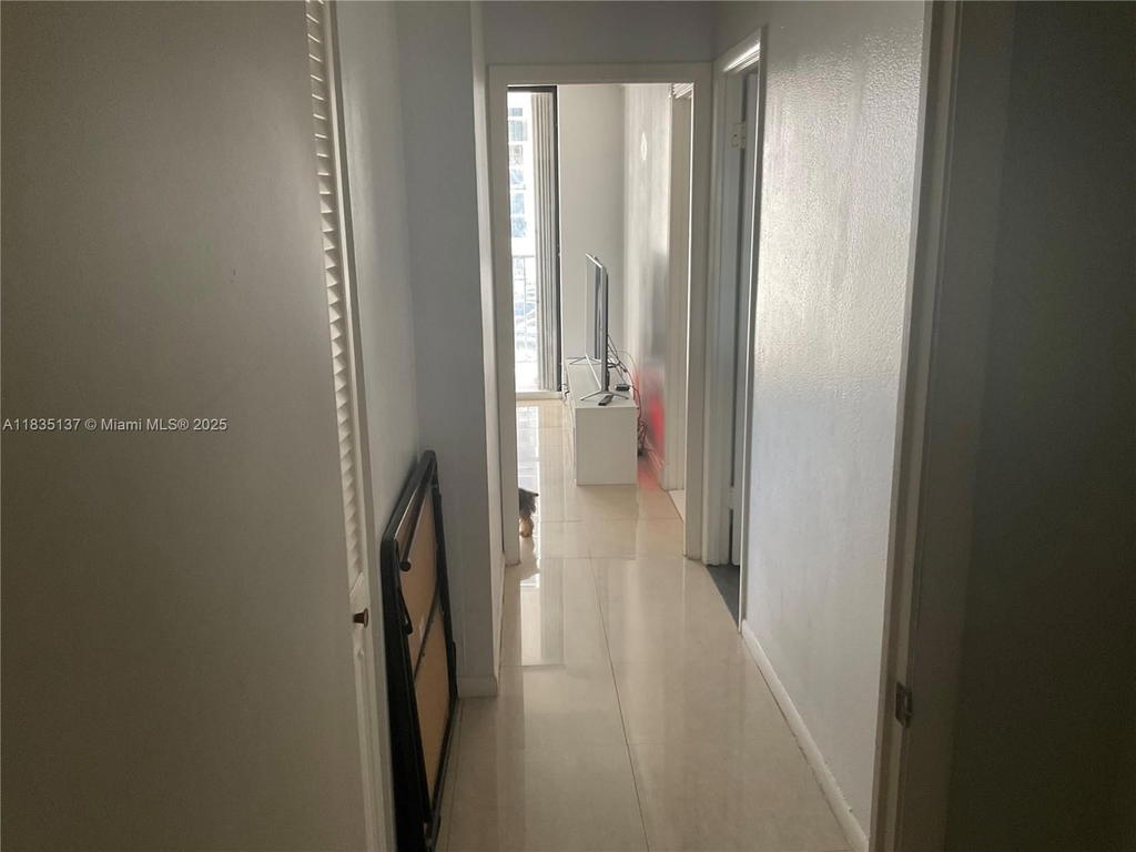 Real estate property located at 2101 Ocean Dr #507, Broward, Quadomain Tower I And Iv, Hollywood, FL