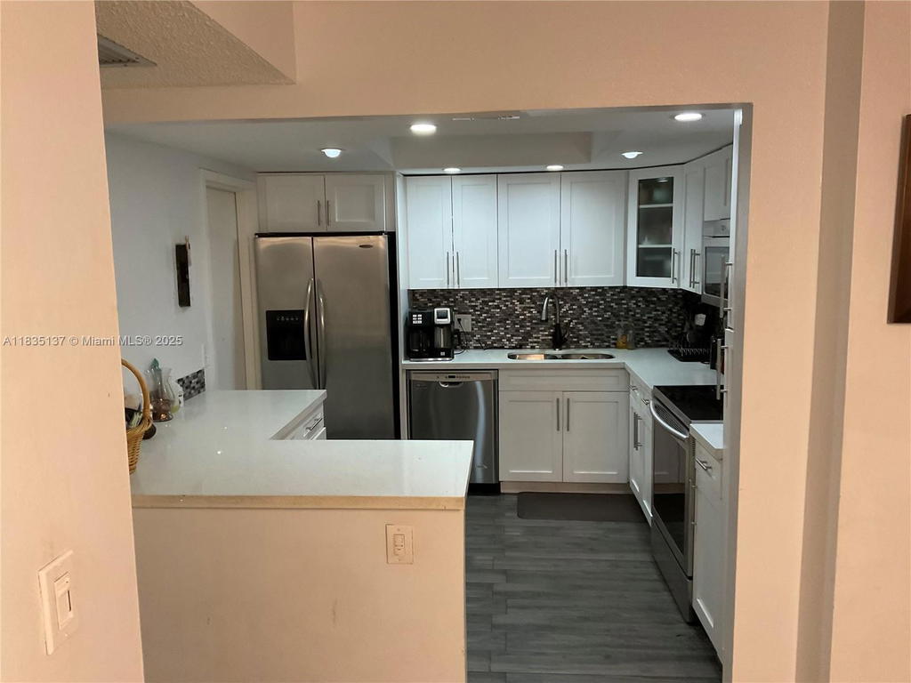 Real estate property located at 2101 Ocean Dr #507, Broward, Quadomain Tower I And Iv, Hollywood, FL