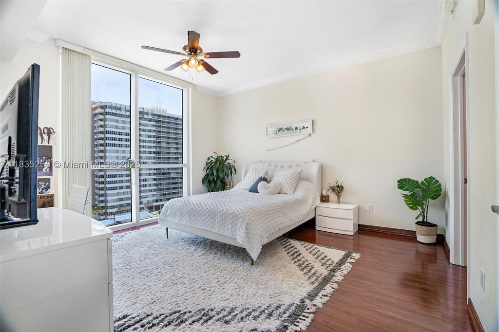 Real estate property located at 1945 Ocean Dr #901, Broward, Ocean Marine Yacht Club C, Hallandale Beach, FL