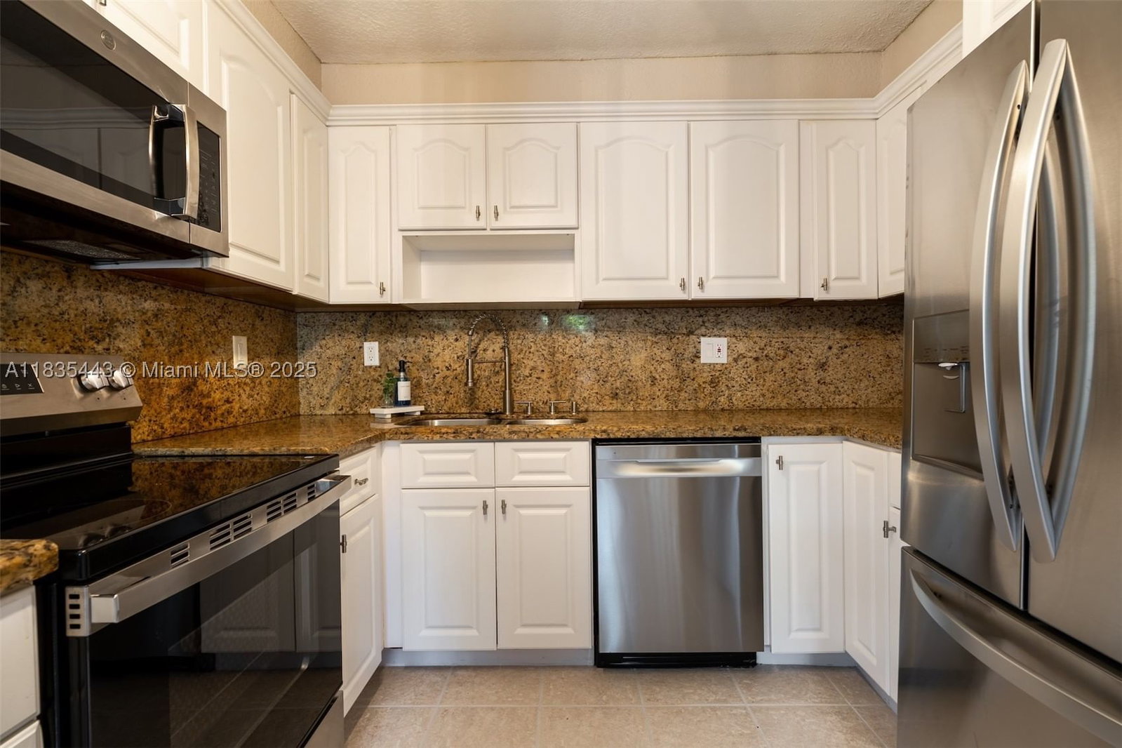 Real estate property located at 8010 18th Ct #1-8, Broward, Arrowhead Golf & Tennis C, Davie, FL