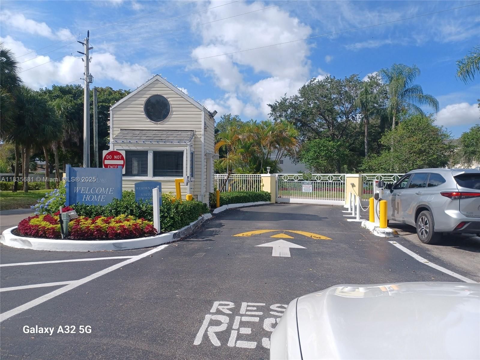 Real estate property located at 3421 44th St #103, Broward, Summer Lake, Oakland Park, FL