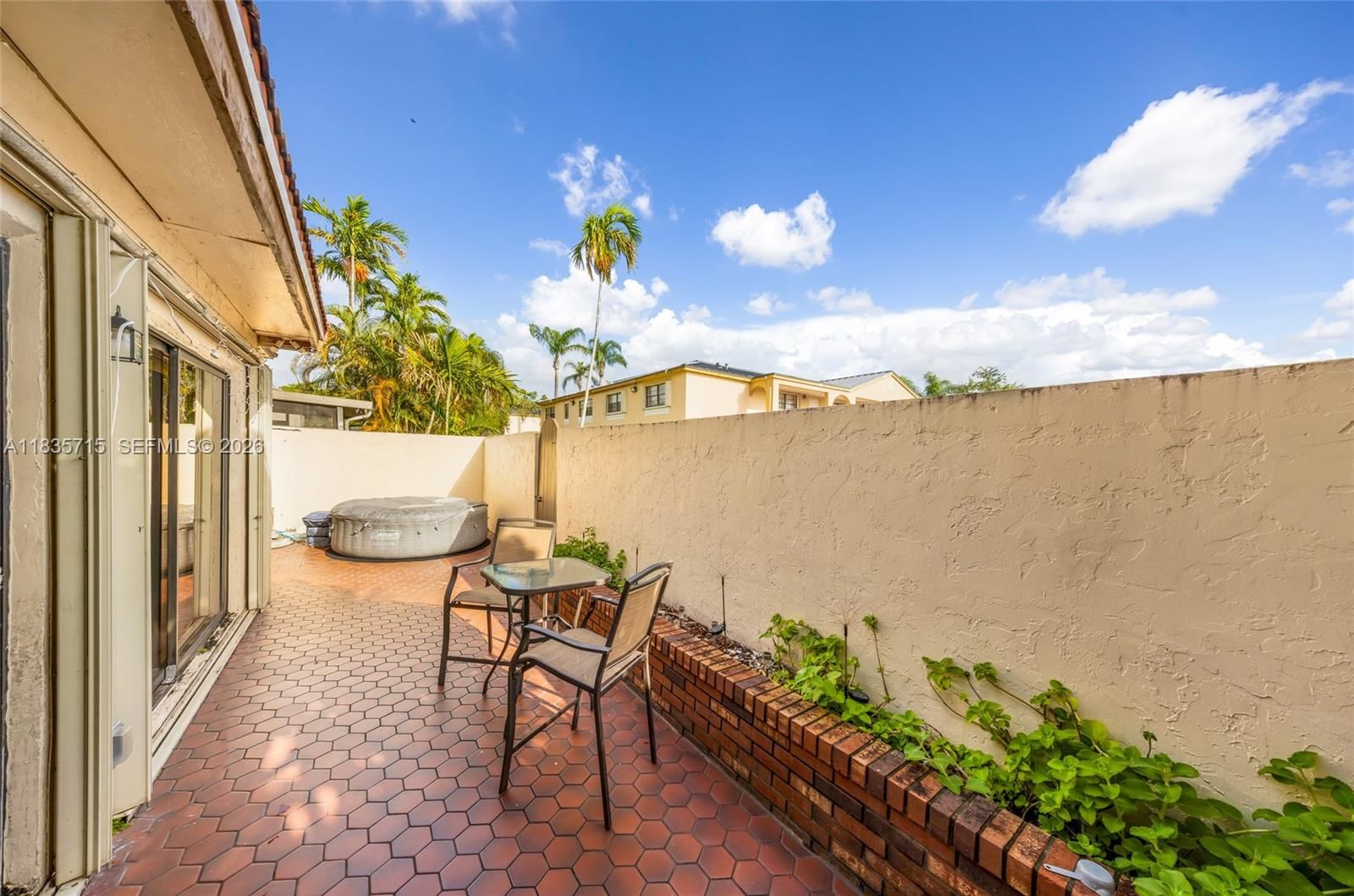 Real estate property located at 6637 181st Ln, Miami-dade, The Moors Townhouses, Hialeah, FL