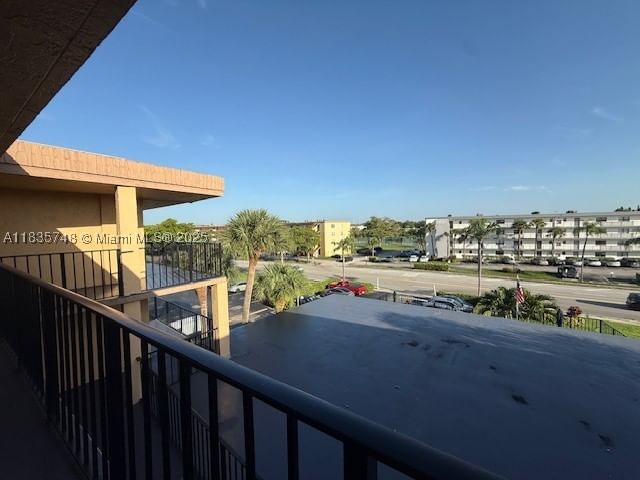 Real estate property located at 9370 8th St #402, Palm Beach, Isle Of Sandalfoot Condo, Boca Raton, FL