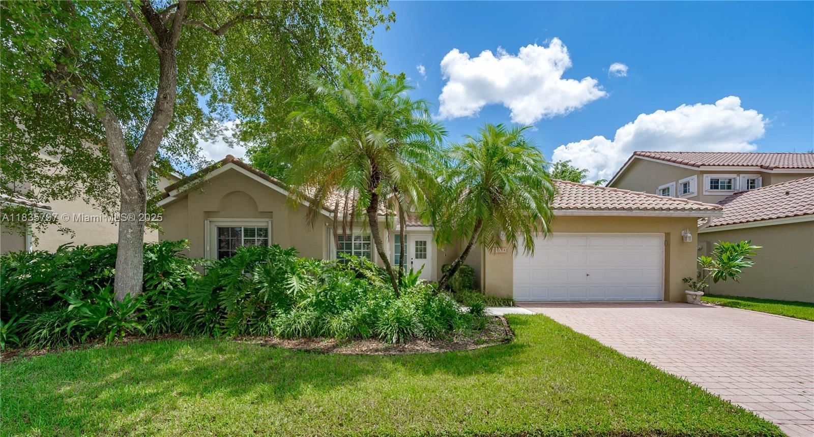 Real estate property located at 1174 Laguna Springs Dr, Broward, Sector 5 Single Family, Weston, FL
