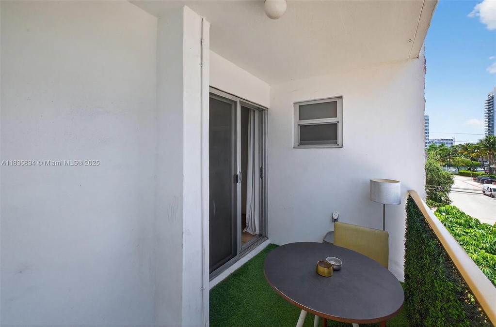 Real estate property located at 1340 Lincoln Rd #403, Miami-dade, Golden House Condo, Miami Beach, FL