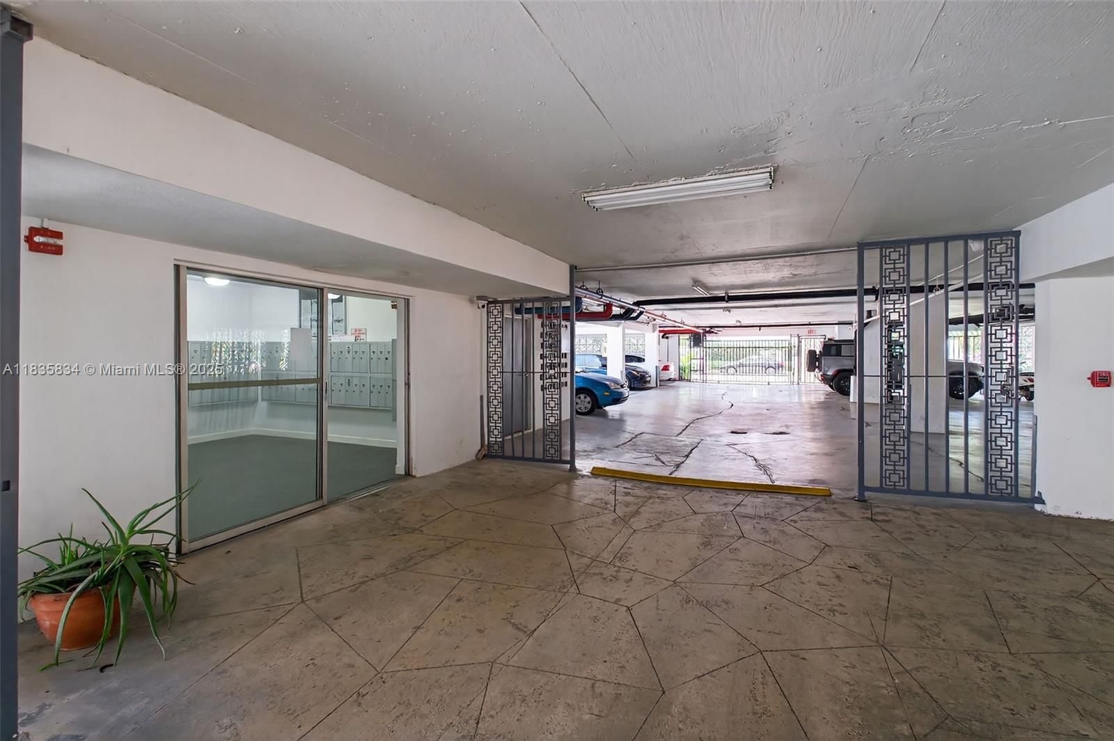 Real estate property located at 1340 Lincoln Rd #403, Miami-dade, Golden House Condo, Miami Beach, FL