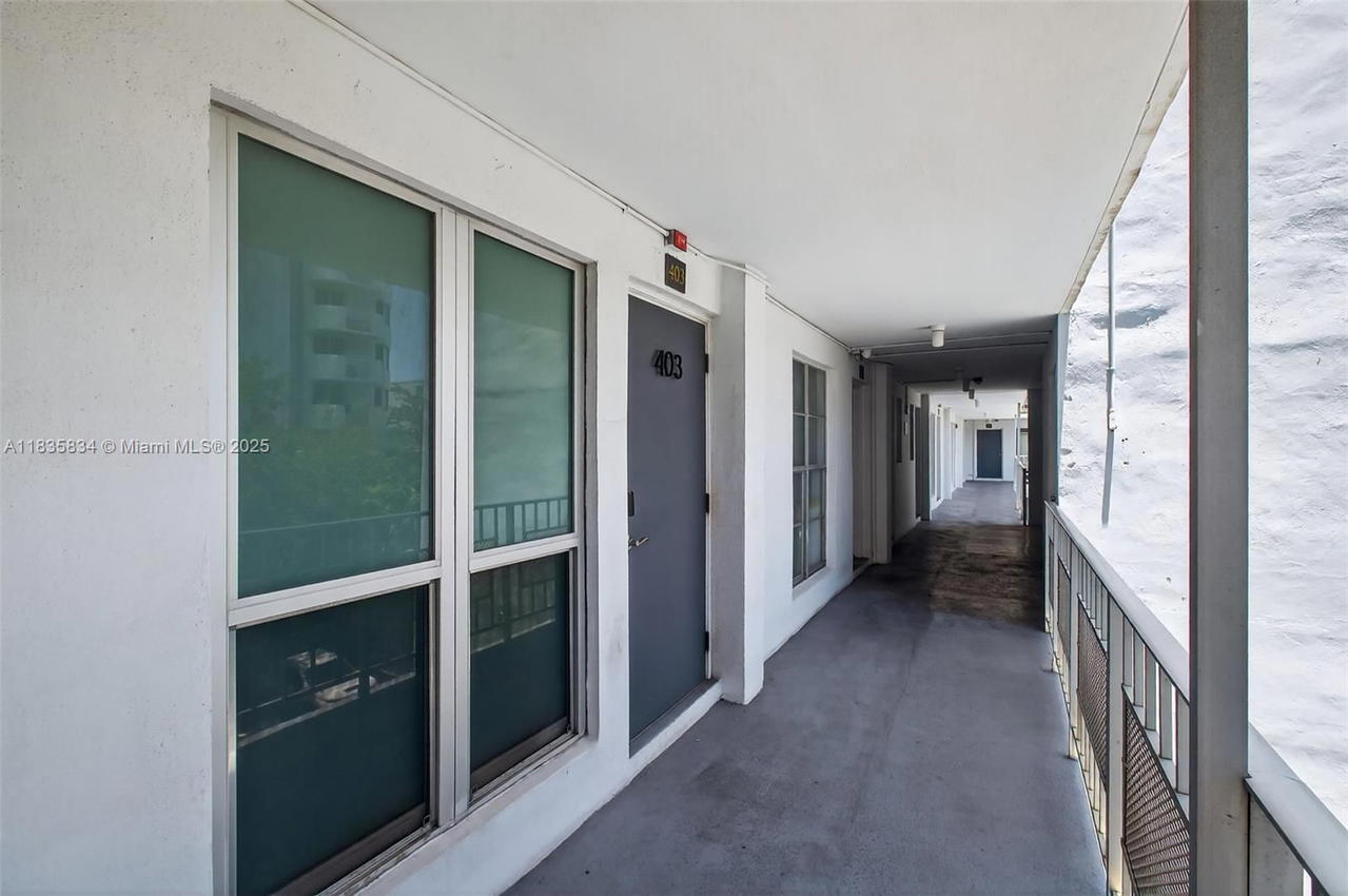 Real estate property located at 1340 Lincoln Rd #403, Miami-dade, Golden House Condo, Miami Beach, FL