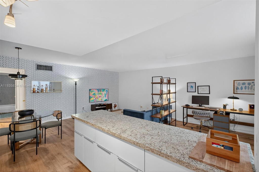 Real estate property located at 1340 Lincoln Rd #403, Miami-dade, Golden House Condo, Miami Beach, FL