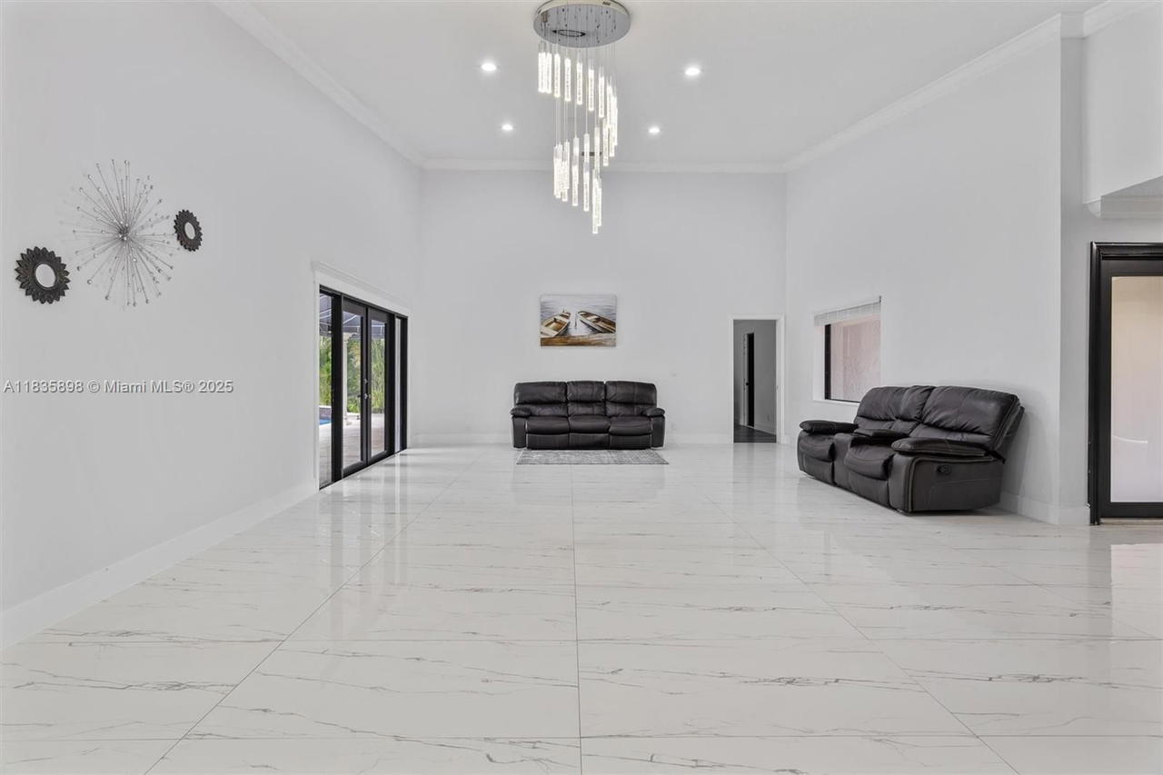Real estate property located at 11965 15th Ct, Broward, Fla Fruit Lands Co Sub No, Davie, FL