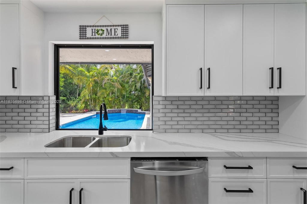 Real estate property located at 11965 15th Ct, Broward, Fla Fruit Lands Co Sub No, Davie, FL
