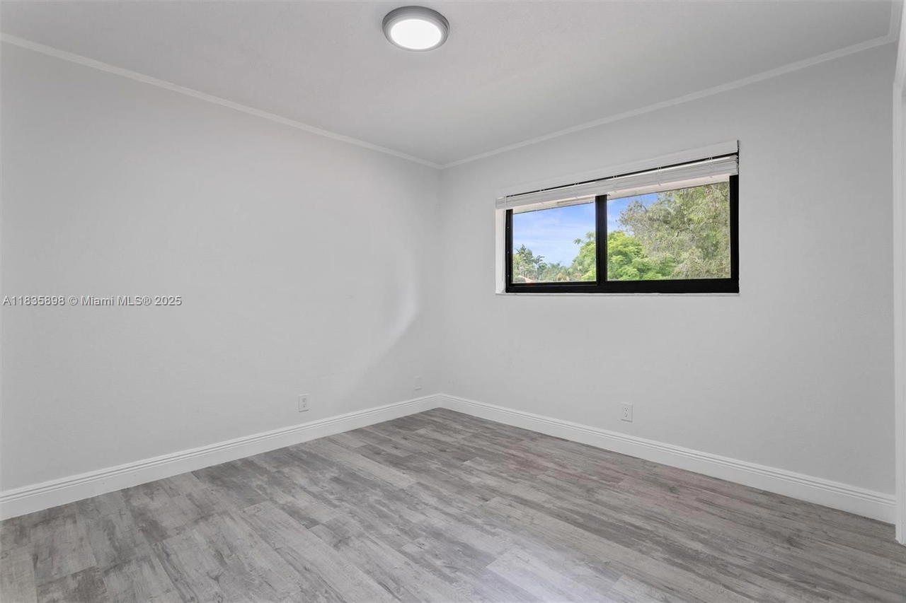 Real estate property located at 11965 15th Ct, Broward, Fla Fruit Lands Co Sub No, Davie, FL