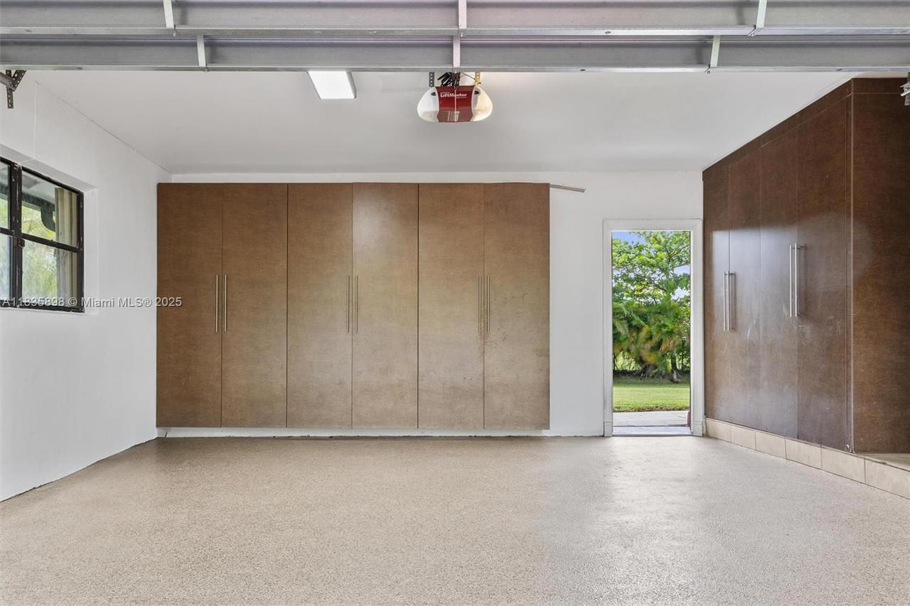 Real estate property located at 11965 15th Ct, Broward, Fla Fruit Lands Co Sub No, Davie, FL