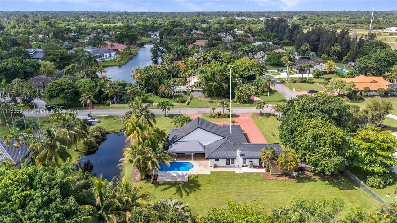 Real estate property located at 11965 15th Ct, Broward, Fla Fruit Lands Co Sub No, Davie, FL