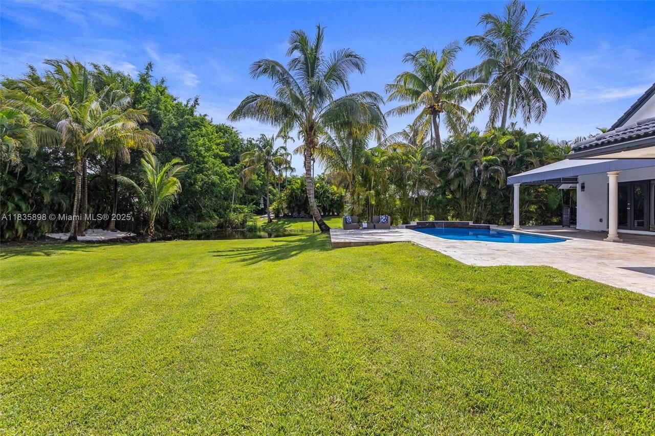Real estate property located at 11965 15th Ct, Broward, Fla Fruit Lands Co Sub No, Davie, FL