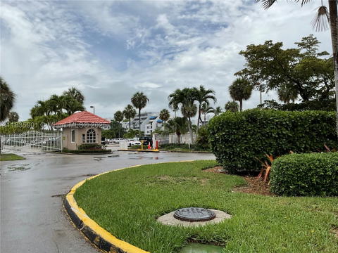 Real estate property located at 400 Kings Point Dr #623, Miami-dade, Coastal Towers Condo, Sunny Isles Beach, FL