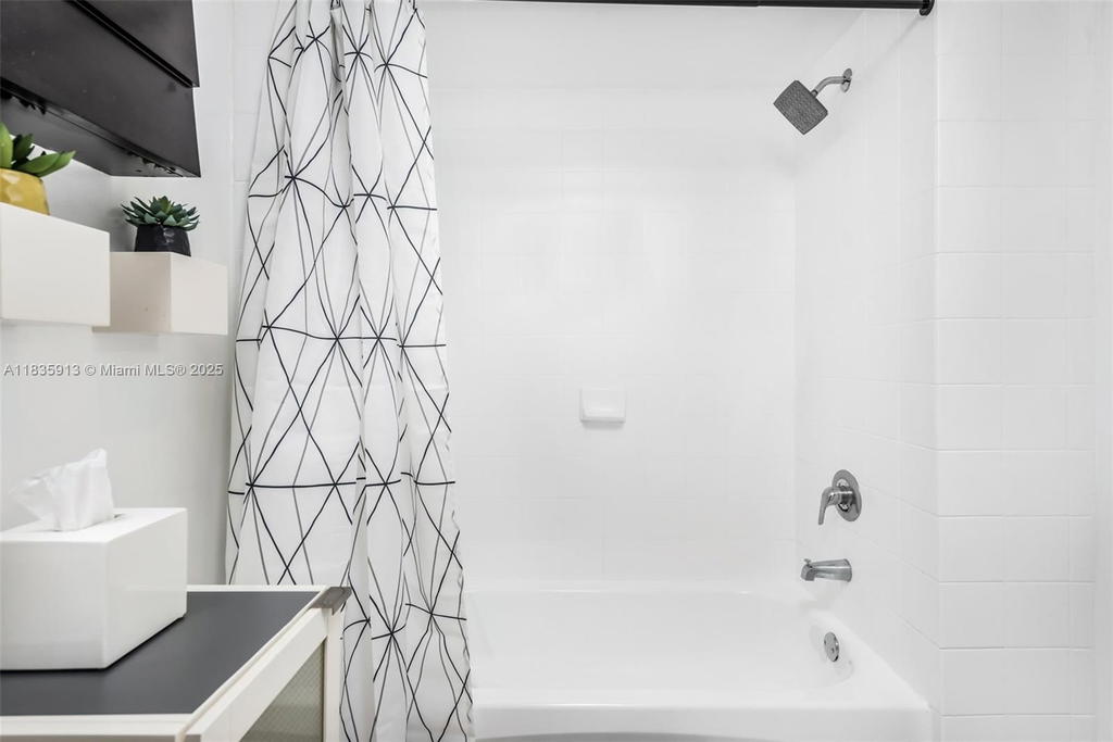 Real estate property located at 816 11th St #1101, Miami-dade, Seybold Pointe Condo, Miami, FL