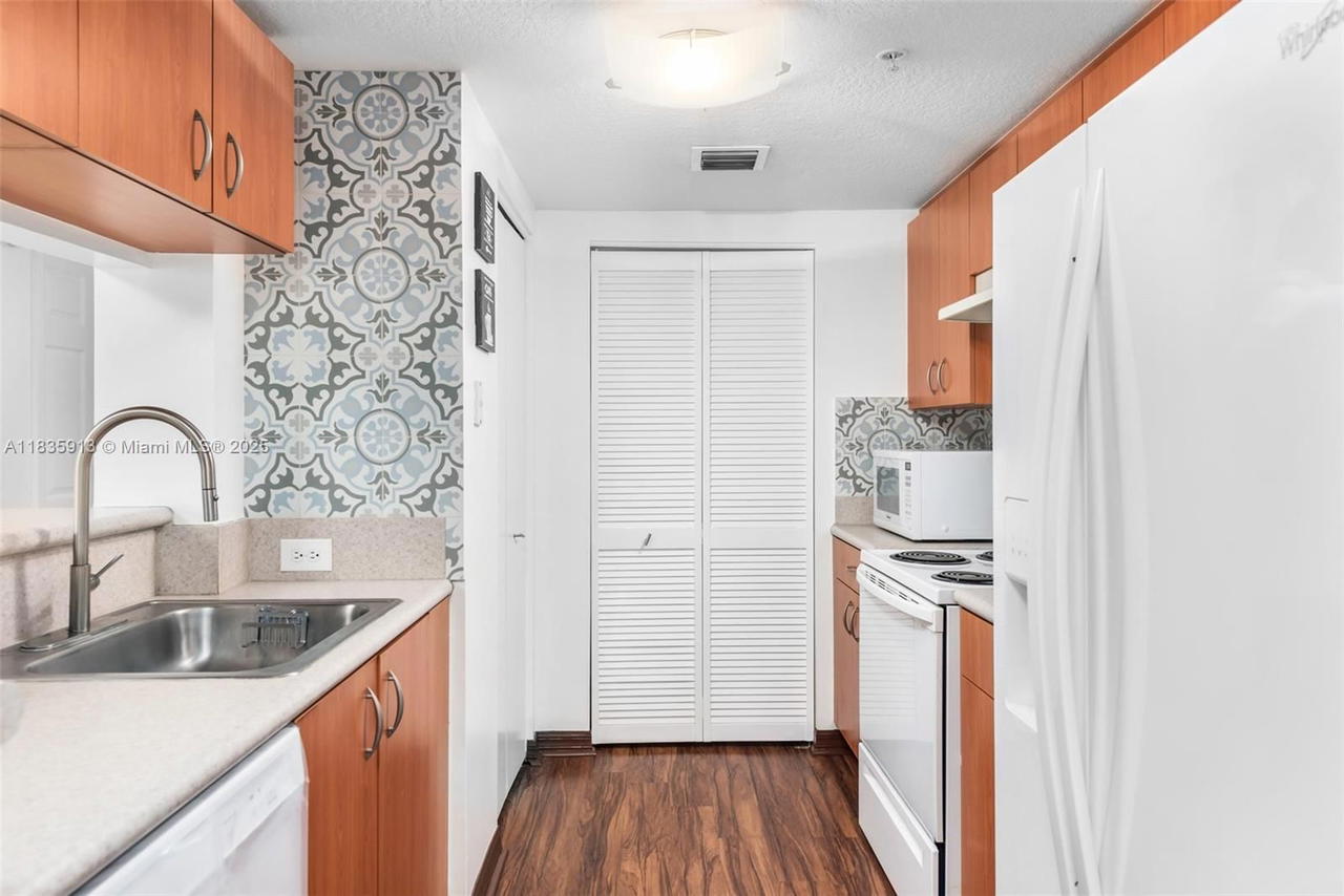 Real estate property located at 816 11th St #1101, Miami-dade, Seybold Pointe Condo, Miami, FL
