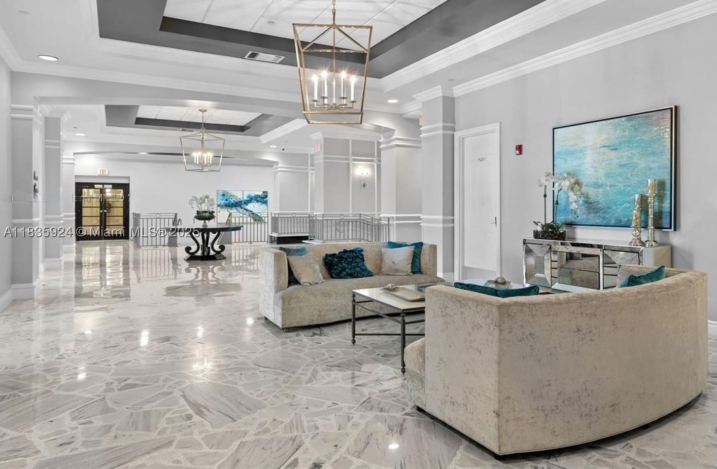 Real estate property located at 2501 Ocean Dr #427, Broward, Wave Condo, Hollywood, FL