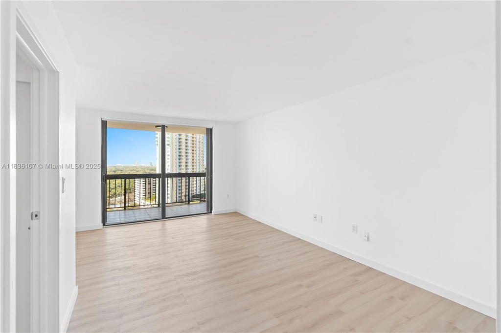 Real estate property located at 2333 Brickell Ave #1908, Miami-dade, Brickell Bay Club Condo, Miami, FL