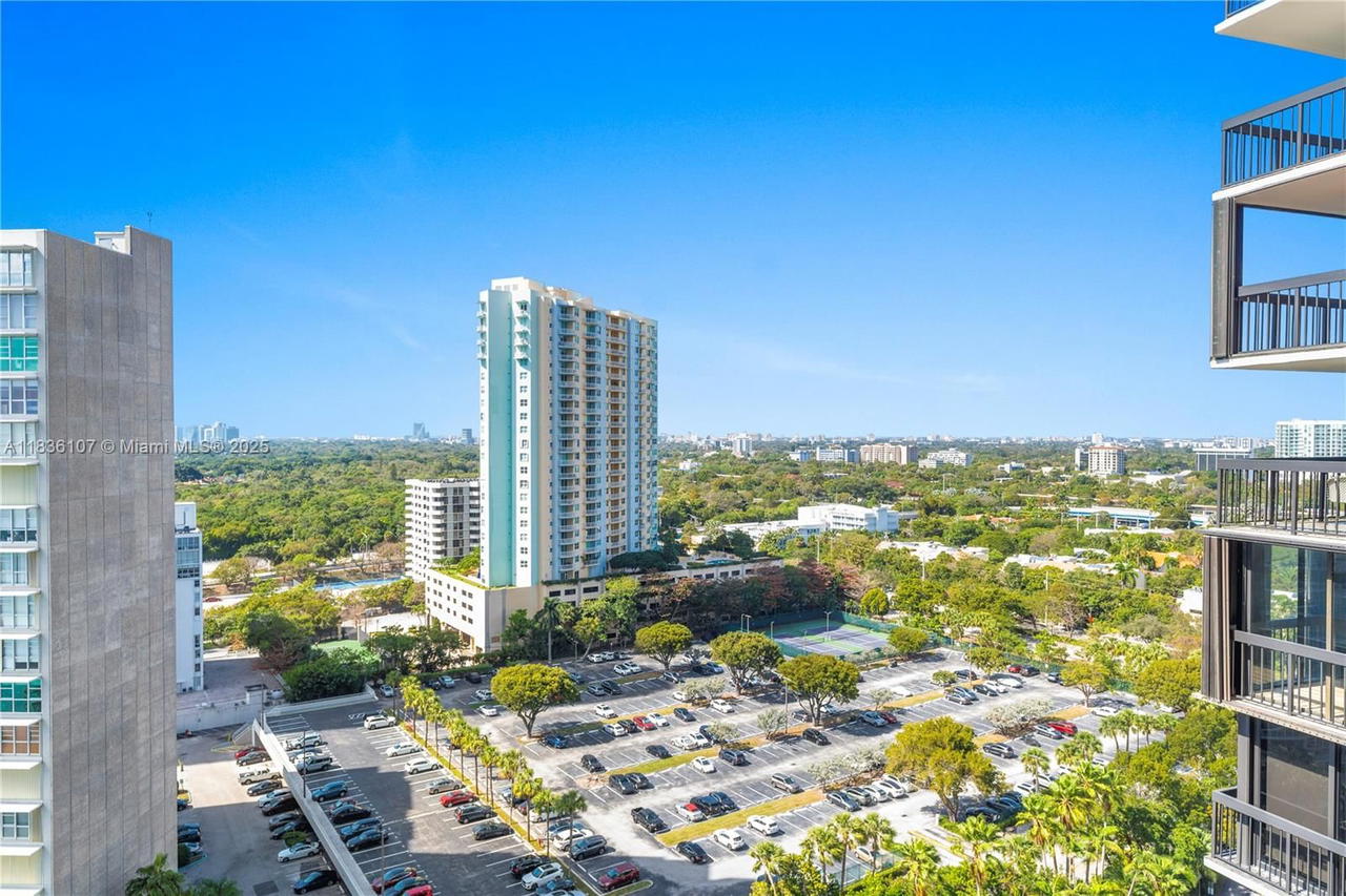 Real estate property located at 2333 Brickell Ave #1908, Miami-dade, Brickell Bay Club Condo, Miami, FL