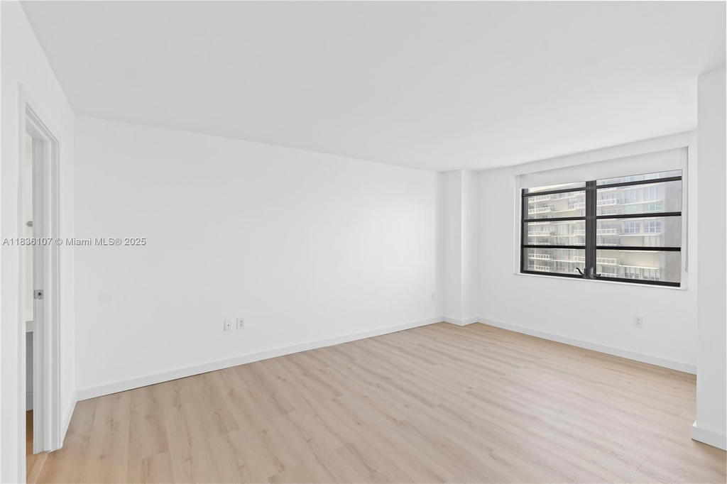 Real estate property located at 2333 Brickell Ave #1908, Miami-dade, Brickell Bay Club Condo, Miami, FL