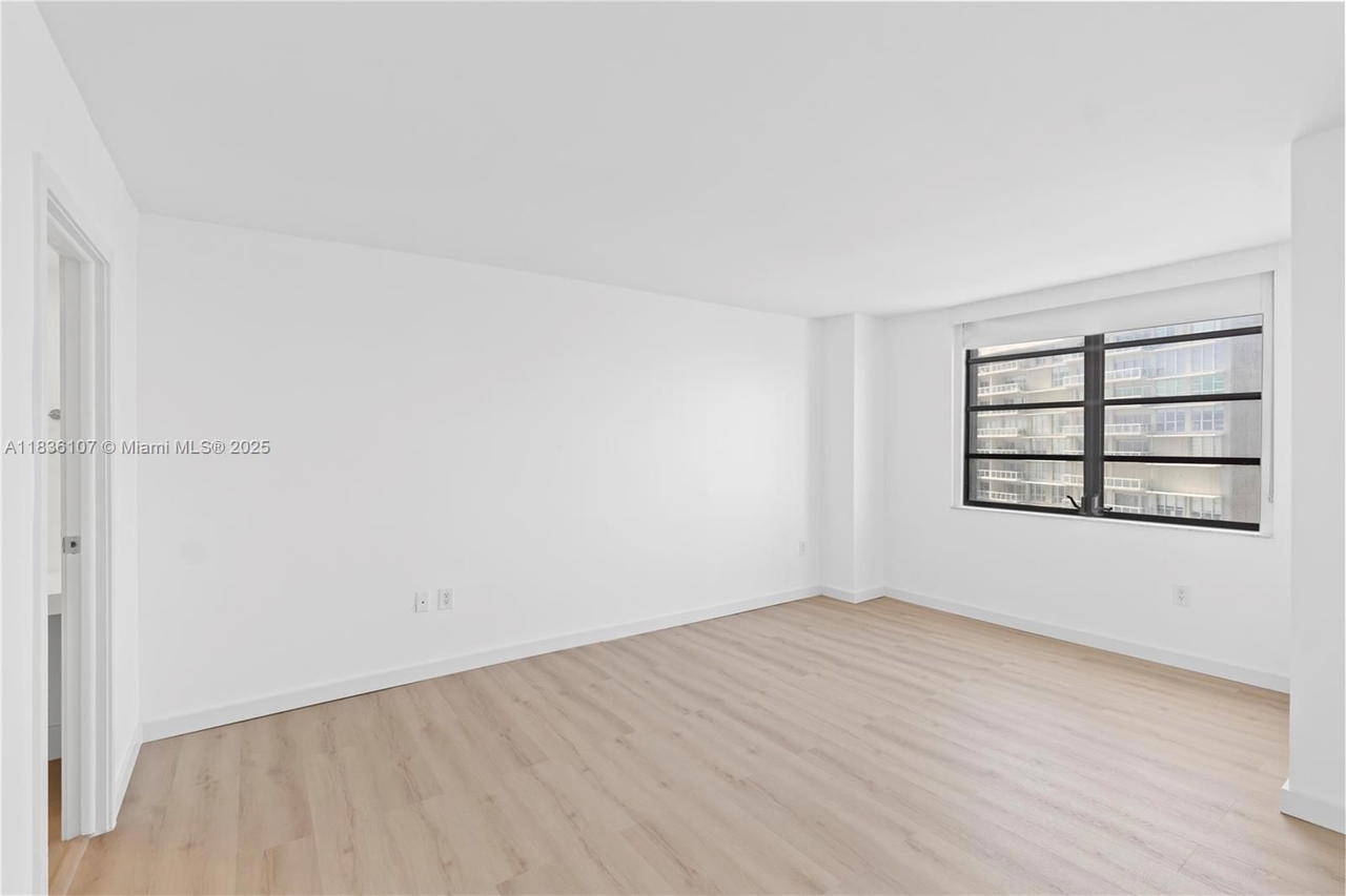 Real estate property located at 2333 Brickell Ave #1908, Miami-dade, Brickell Bay Club Condo, Miami, FL