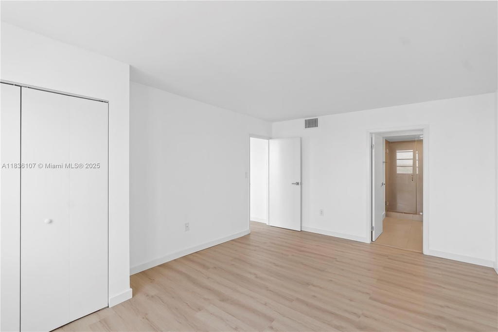 Real estate property located at 2333 Brickell Ave #1908, Miami-dade, Brickell Bay Club Condo, Miami, FL
