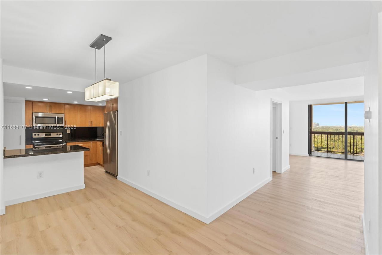 Real estate property located at 2333 Brickell Ave #1908, Miami-dade, Brickell Bay Club Condo, Miami, FL