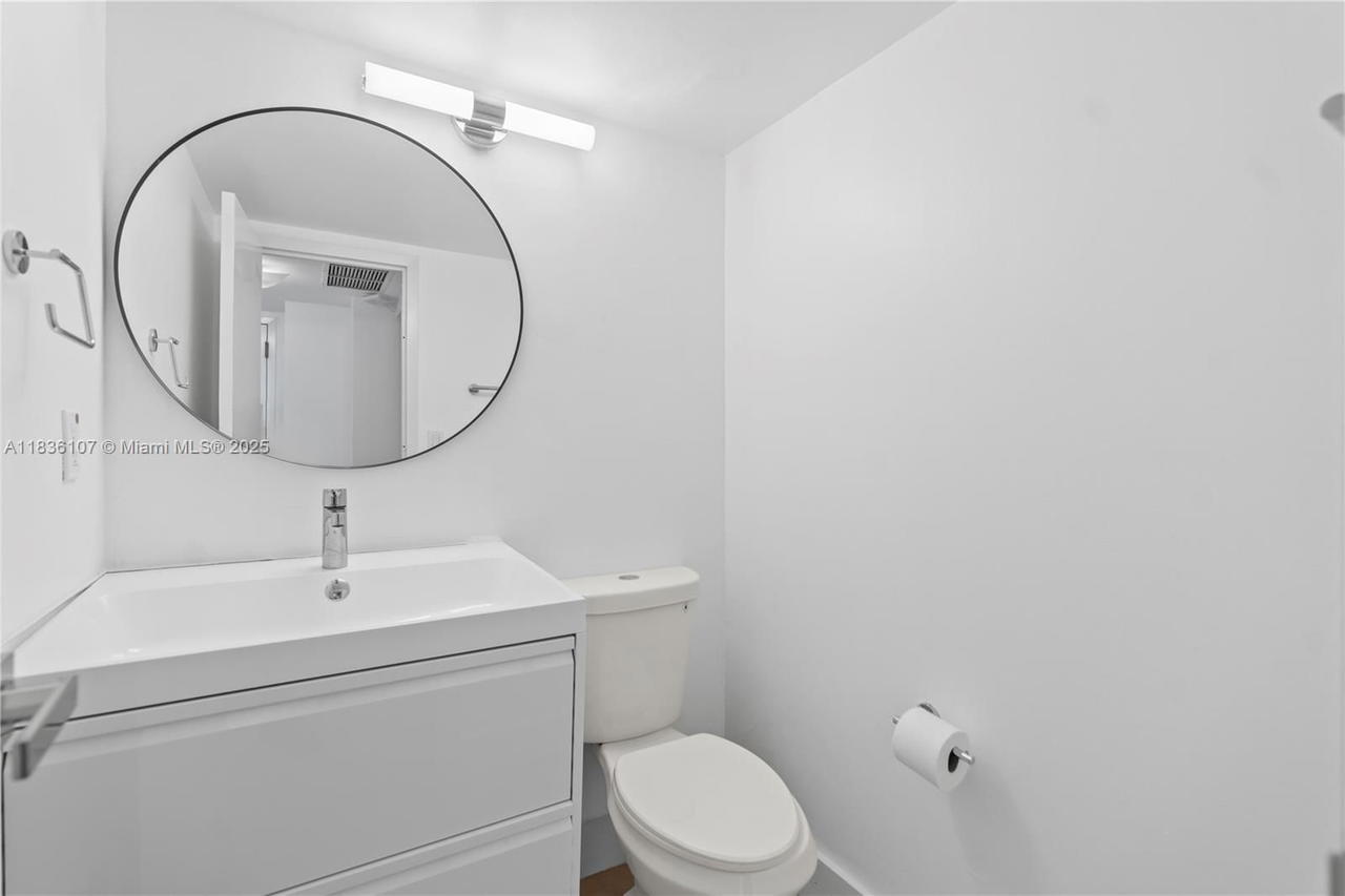Real estate property located at 2333 Brickell Ave #1908, Miami-dade, Brickell Bay Club Condo, Miami, FL
