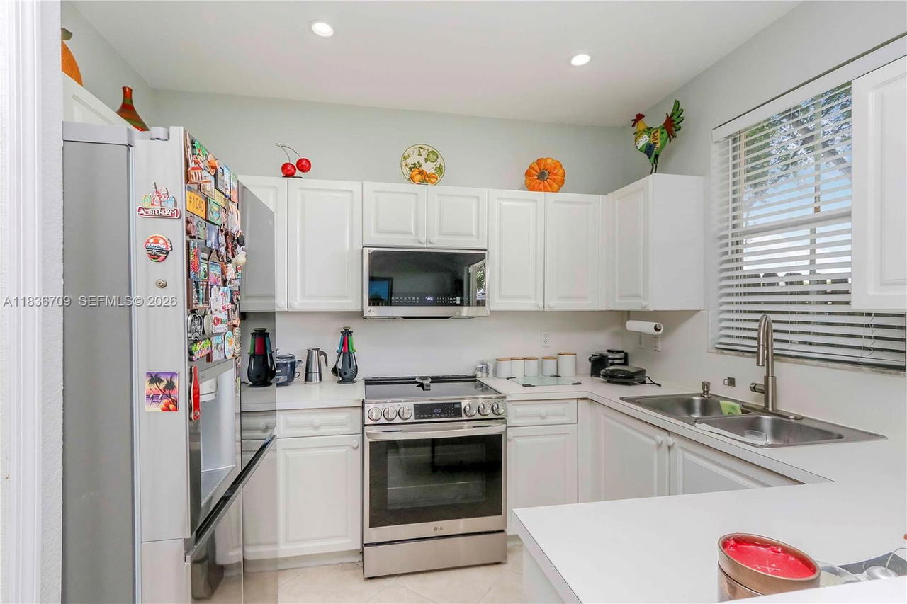 Real estate property located at 12548 126th Ave, Miami-dade, Kendall Breeze South, Miami, FL