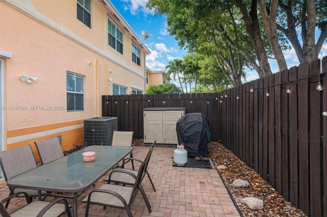 Real estate property located at 12548 126th Ave, Miami-dade, Kendall Breeze South, Miami, FL
