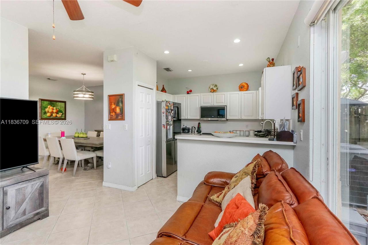 Real estate property located at 12548 126th Ave, Miami-dade, Kendall Breeze South, Miami, FL