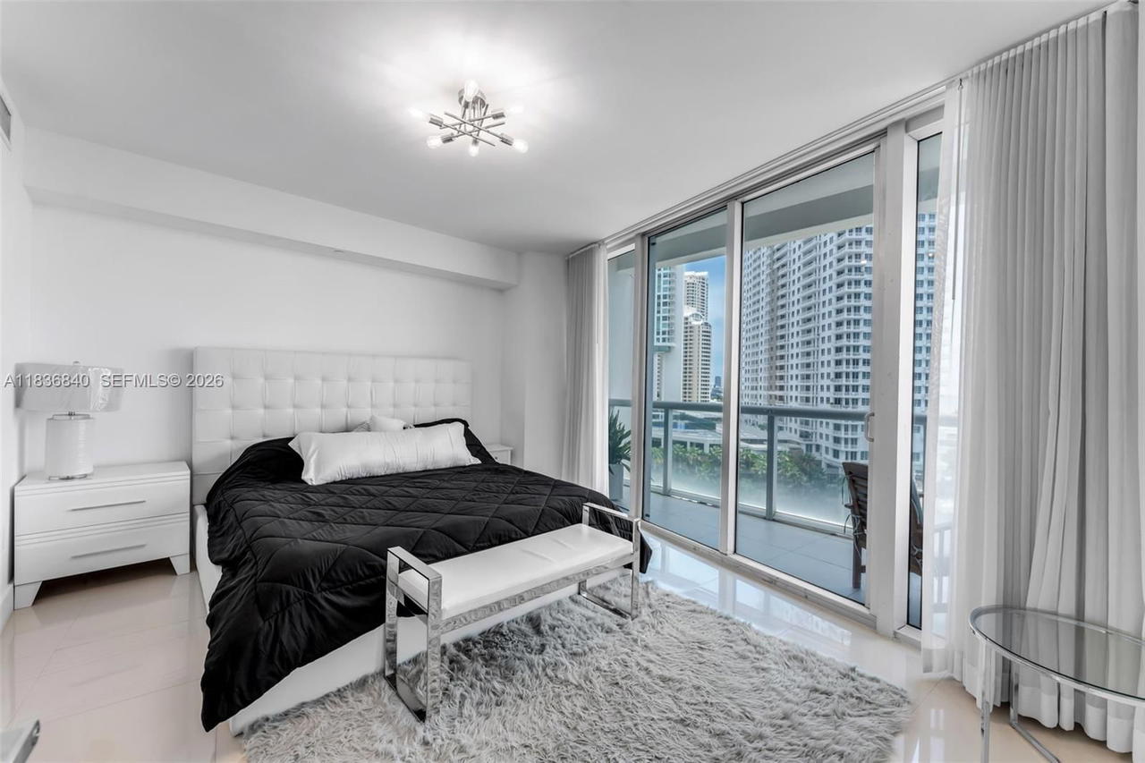 Real estate property located at 495 Brickell Ave #1022, Miami-dade, Icon Brickell No Two, Miami, FL
