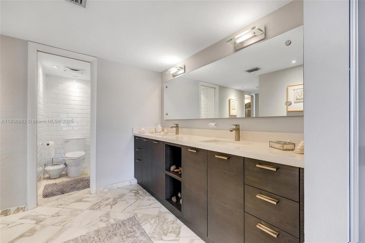 Real estate property located at 877 195th St #119, Miami-dade, Azure Lake Condo, Miami, FL