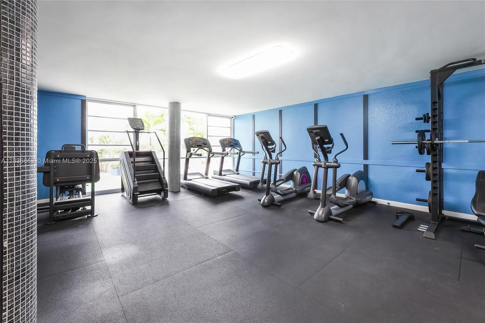 Real estate property located at 877 195th St #119, Miami-dade, Azure Lake Condo, Miami, FL