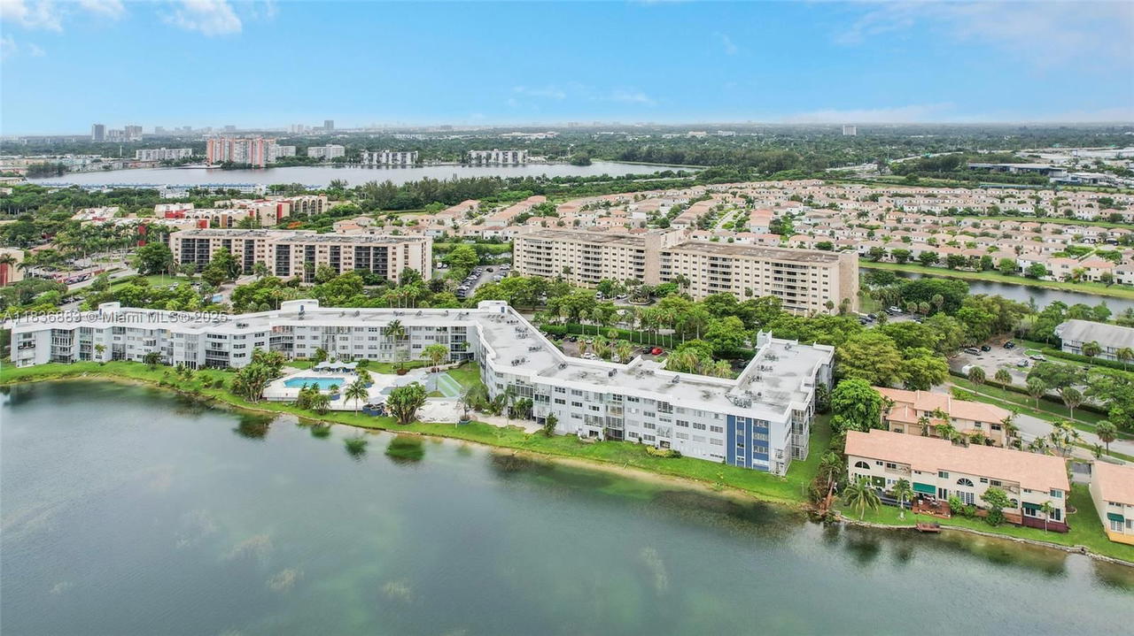 Real estate property located at 877 195th St #119, Miami-dade, Azure Lake Condo, Miami, FL
