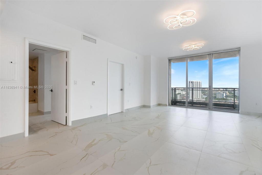 Real estate property located at 90 3rd St #2506, Miami-dade, Ivy Condo, Miami, FL