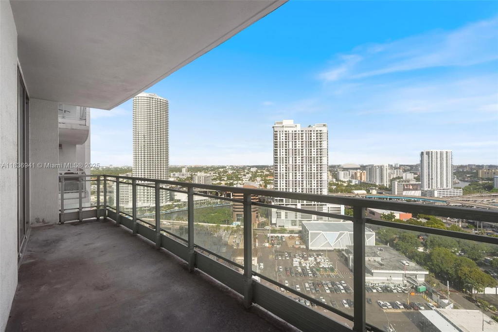 Real estate property located at 90 3rd St #2506, Miami-dade, Ivy Condo, Miami, FL
