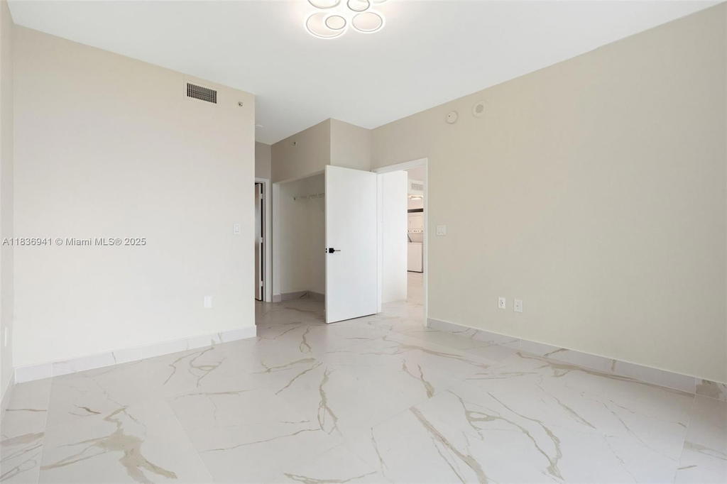 Real estate property located at 90 3rd St #2506, Miami-dade, Ivy Condo, Miami, FL