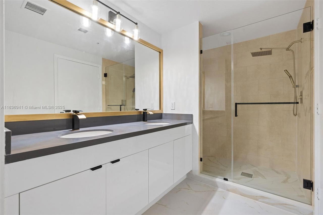 Real estate property located at 90 3rd St #2506, Miami-dade, Ivy Condo, Miami, FL