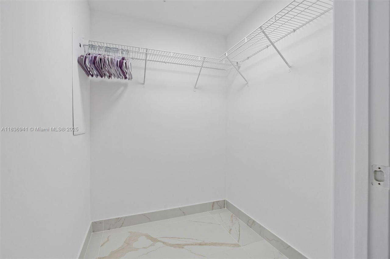 Real estate property located at 90 3rd St #2506, Miami-dade, Ivy Condo, Miami, FL