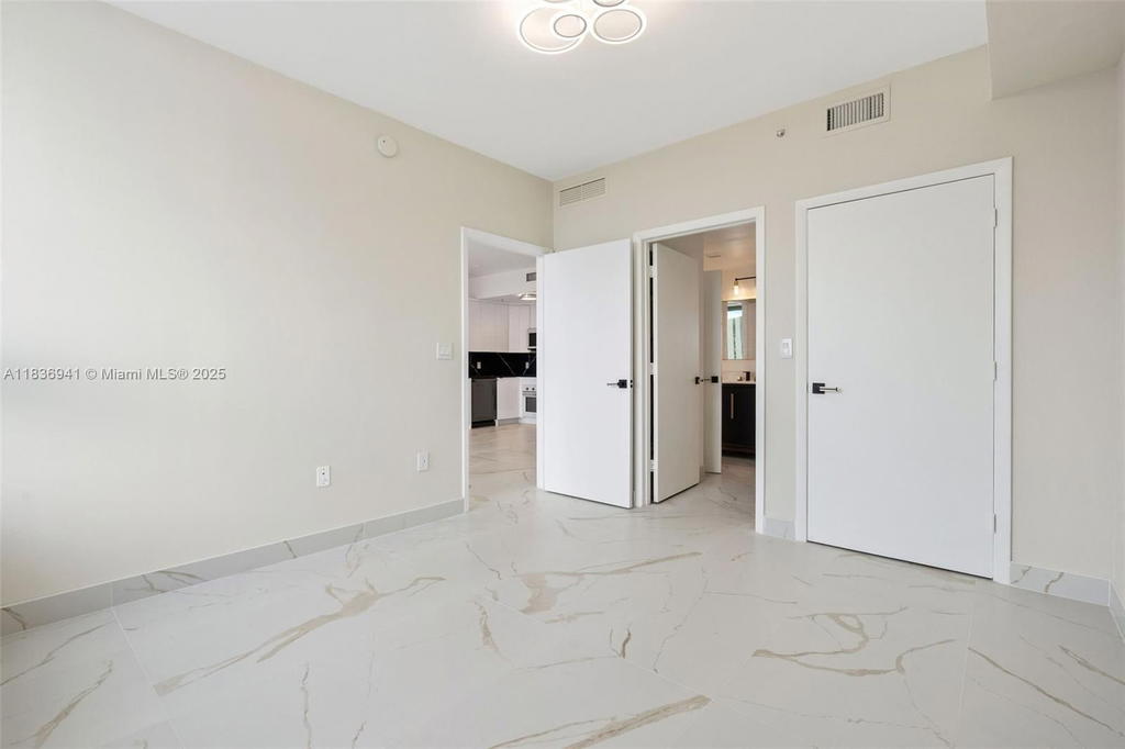 Real estate property located at 90 3rd St #2506, Miami-dade, Ivy Condo, Miami, FL