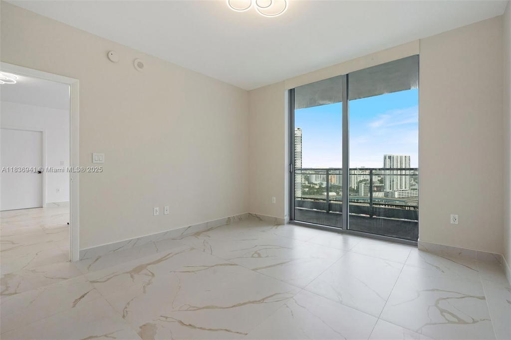 Real estate property located at 90 3rd St #2506, Miami-dade, Ivy Condo, Miami, FL