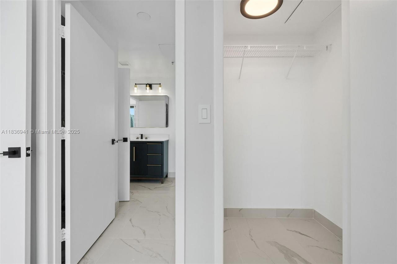 Real estate property located at 90 3rd St #2506, Miami-dade, Ivy Condo, Miami, FL